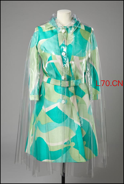 Hardy Amies设计的透明雨衣